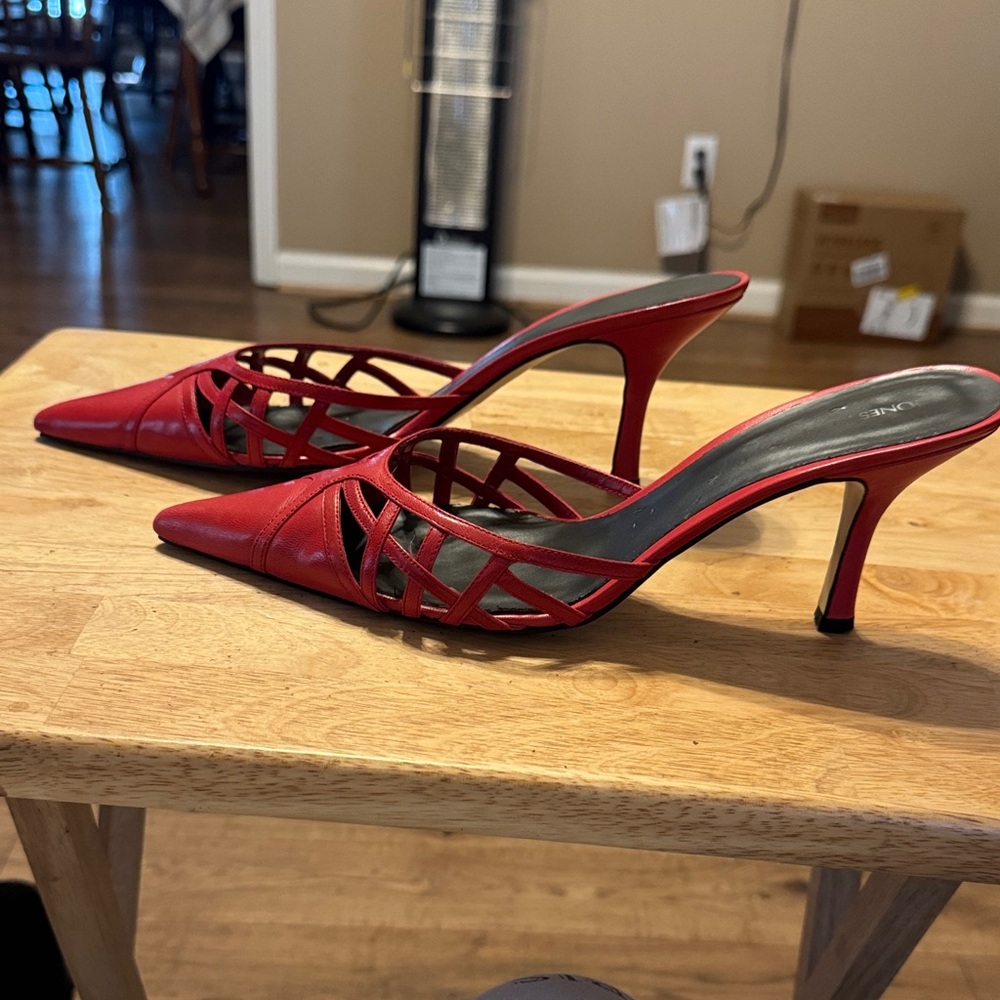 Jones New York Red Strappy Heels - Picture 2 of 3